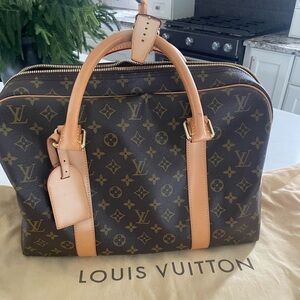 Louis Vuitton Monogram Carryall Bag